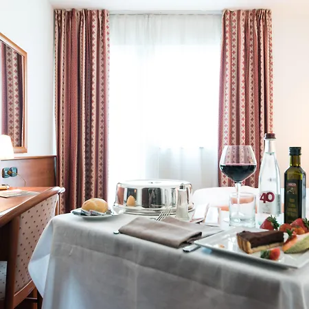 Hotel Airport Bergamo 4*